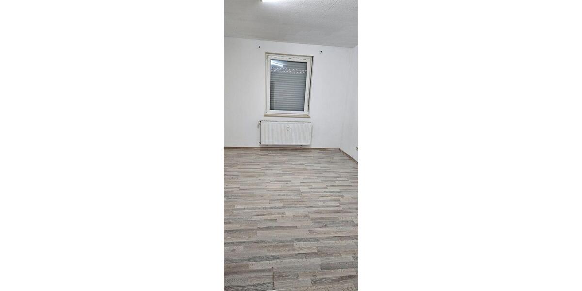 Etagenwohnung Neunkirchen Heinitz - 3 Zimmer, 92 m&sup2;, 650&euro; | Angebot:25883541