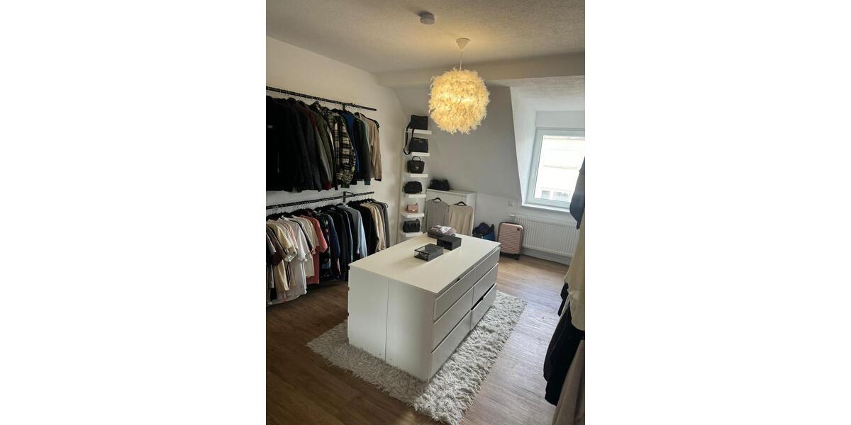 Dachgeschoßwohnung Pirmasens - 6 Zimmer, 138 m&sup2;, 1.200&euro; | Angebot:25395415