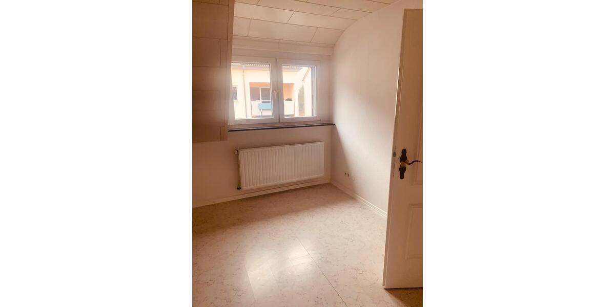 Dachgeschoßwohnung Saarbrücken Eschberg - 3 Zimmer, 79 m&sup2;, 169.000&euro; | Angebot:26351002
