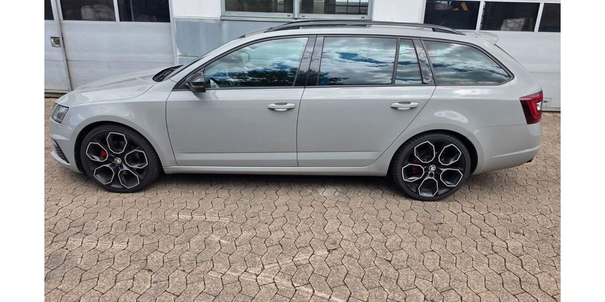Skoda Octavia 178.000 km 17.700 &euro; Humes 66571