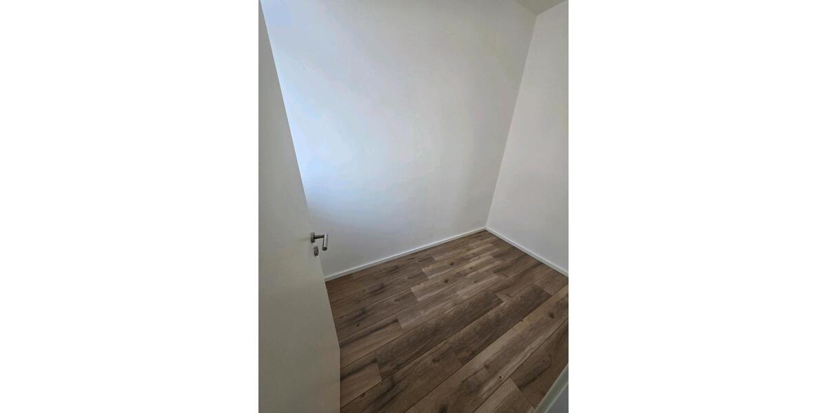 Erdgeschoßwohnung Pirmasens - 3 Zimmer, 100 m&sup2;, 1.200&euro; | Angebot:25104298