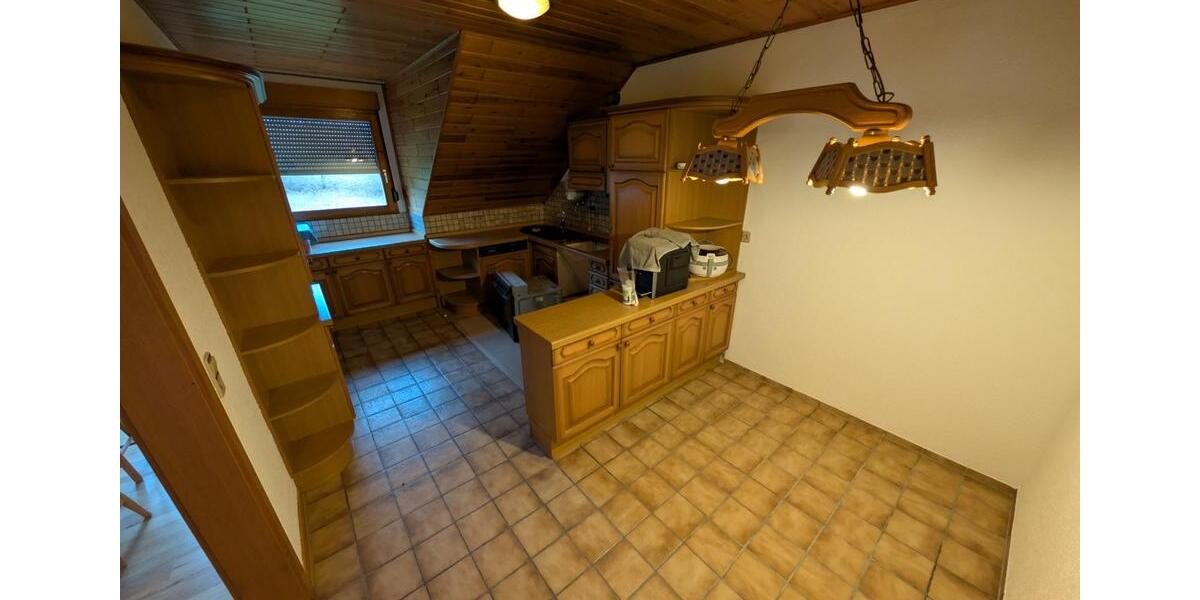 Dachgeschoßwohnung Queidersbach - 3 Zimmer, 98 m&sup2;, 1.250&euro; | Angebot:25280682