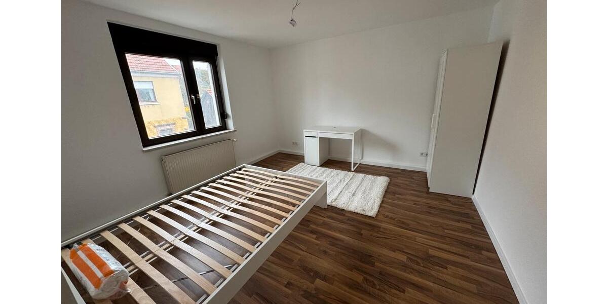 Etagenwohnung Saarbrücken Dudweiler - 3 Zimmer, 90 m&sup2;, 350&euro; | Angebot:25978458