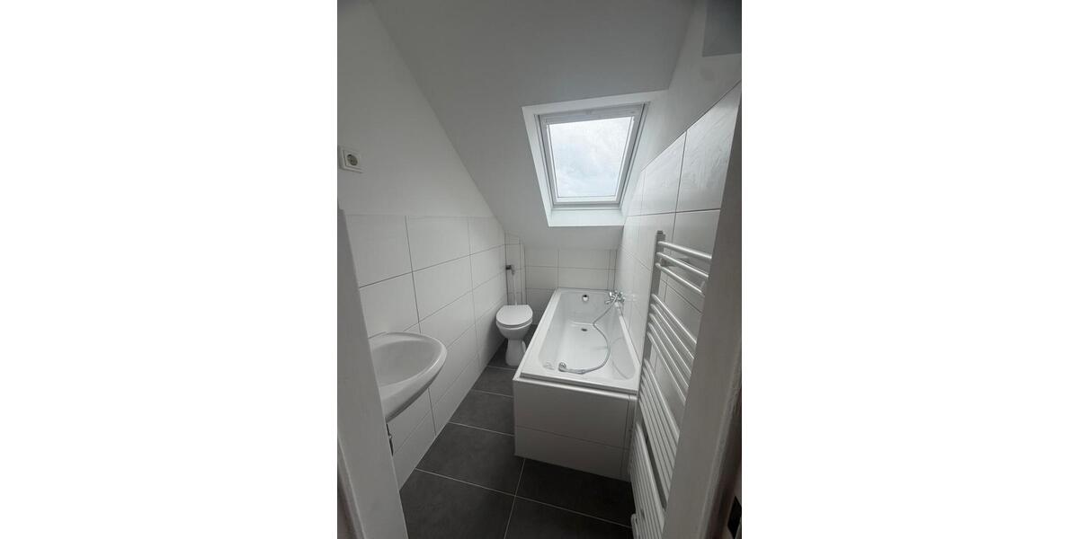 Dachgeschoßwohnung Sankt Ingbert - 2 Zimmer, 33 m&sup2;, 480&euro; | Angebot:25614189