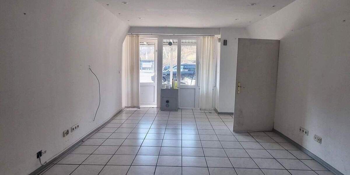 Gewerbeobjekt Saarbrücken Schafbrücke - 3 Zimmer, 90 m&sup2;, 990&euro; | Angebot:26930928