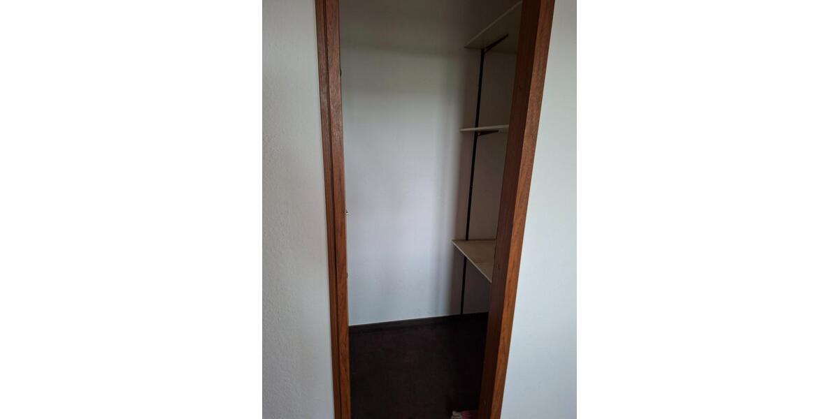 Etagenwohnung Saarbrücken Eschberg - 3.5 Zimmer, 86 m&sup2;, 180.000&euro; | Angebot:27299023
