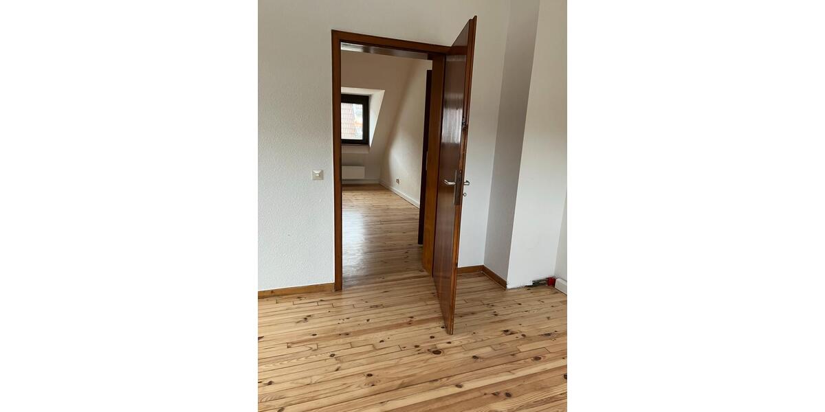 Dachgeschoßwohnung Saarbrücken Malstatt - 3 Zimmer, 69 m&sup2;, 650&euro; | Angebot:25171347