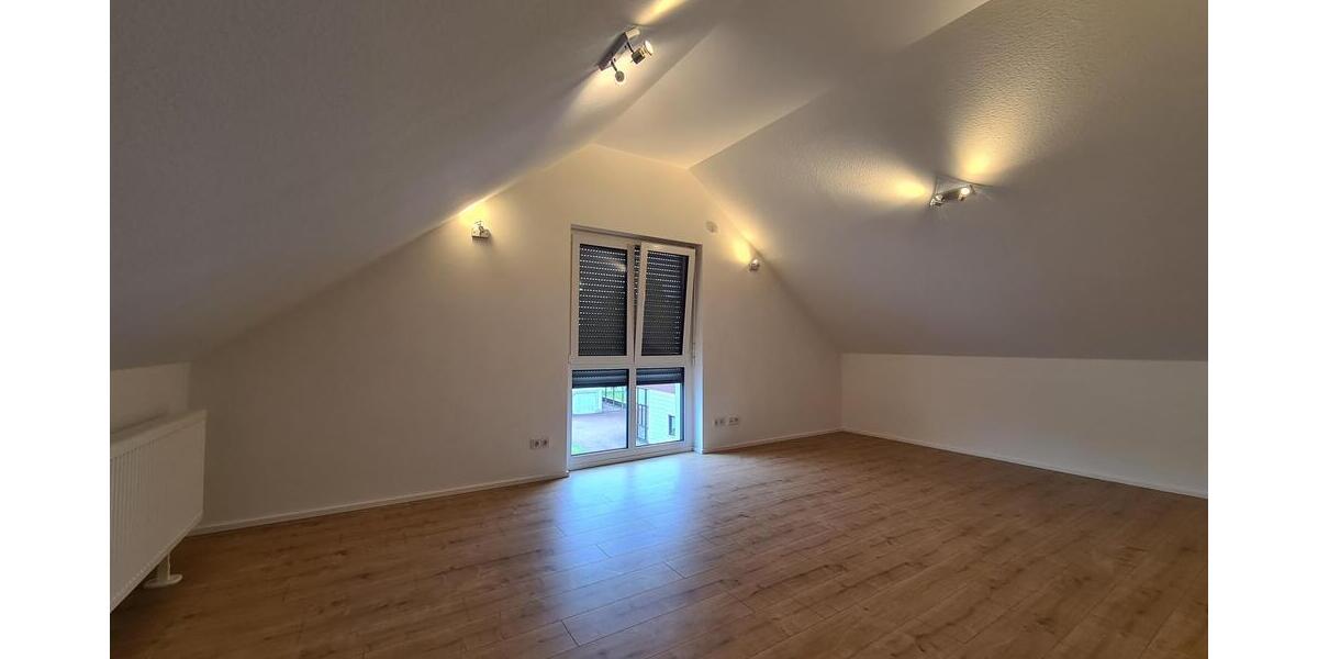 Einziehen und Wohlfühlen - Lichtdurchflutetes Wohnhaus, NB-Erstbezug, in idyllischer Stadtrandlage - Doppelhaushälfte Homburg | Angebot:12496894