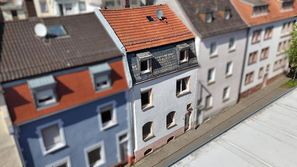 Reihenmittelhaus Pirmasens Innenstadt - 7 Zimmer, 181 m&sup2;, 159.000&euro; | Angebot:26261505