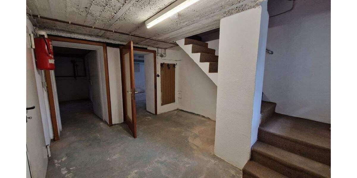 Einfamilienhaus Tholey - 8 Zimmer, 150 m&sup2;, 200.000&euro; | Angebot:25661343