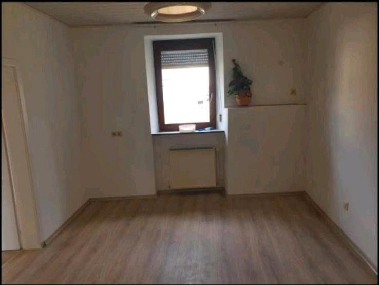 Einfamilienhaus Gries - 10 Zimmer, 200 m&sup2;, 175.000&euro; | Angebot:26221666