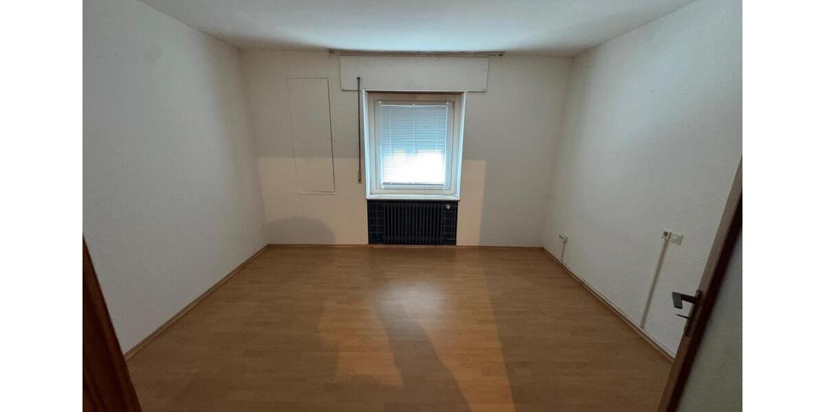 Etagenwohnung Saarbrücken Bischmisheim - 4 Zimmer, 96 m&sup2;, 1.050&euro; | Angebot:25645670