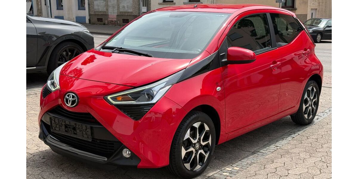 Toyota Aygo (X) 58.000 km 8.300 &euro; Saarbrücken - Burbach 66115