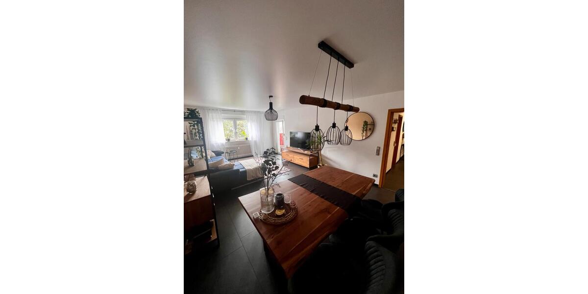 Etagenwohnung Saarbrücken Dudweiler - 3 Zimmer, 105 m&sup2;, 1.100&euro; | Angebot:26022303