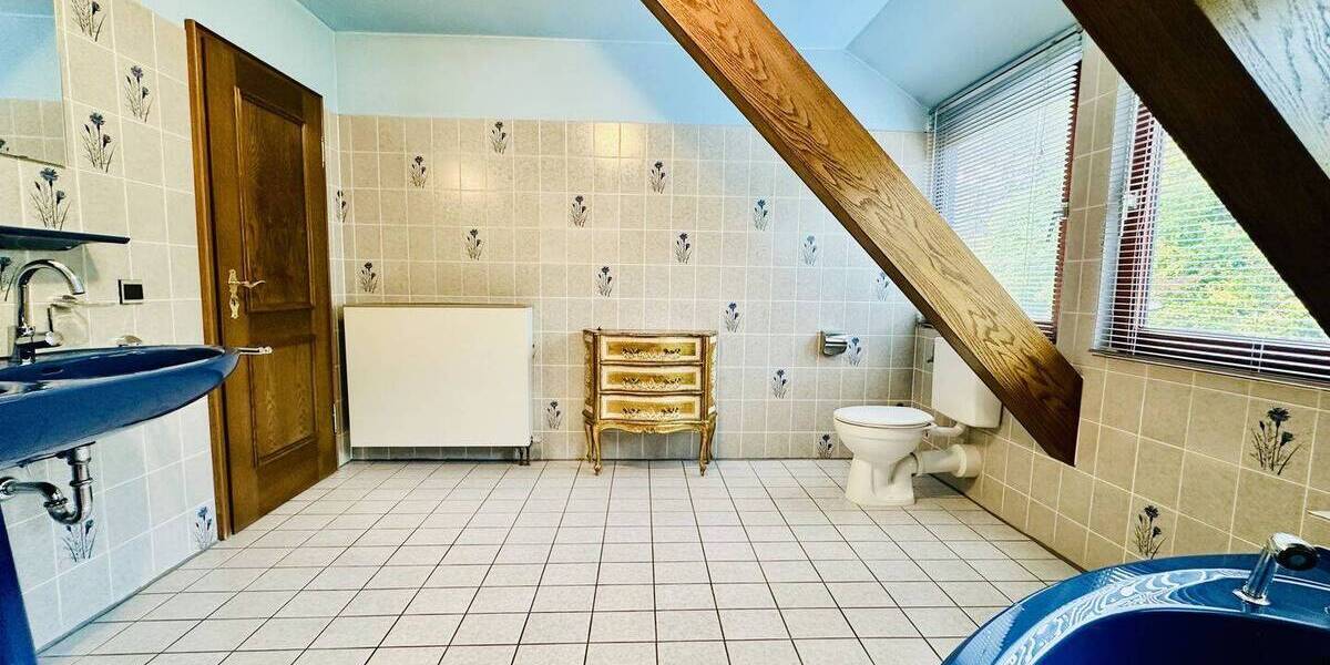 Mehrfamilienhaus, Wohnhaus Illingen - 9 Zimmer, 373 m&sup2;, 459.000&euro; | Angebot:25686397