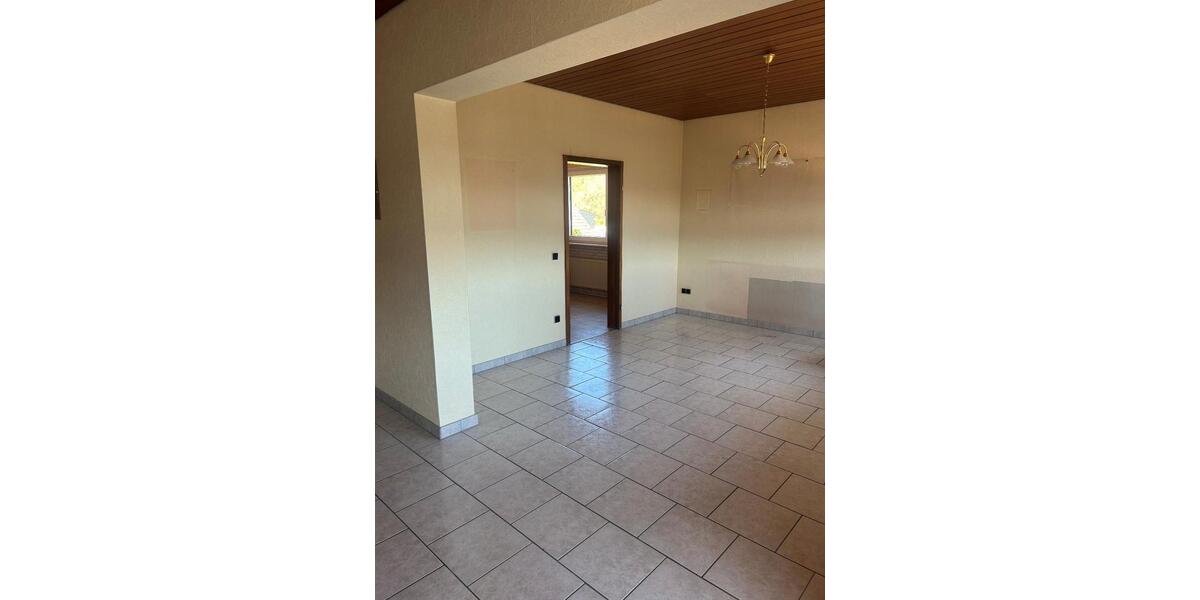 Einfamilienhaus Homburg - 11 Zimmer, 165 m&sup2;, 289.000&euro; | Angebot:26265842