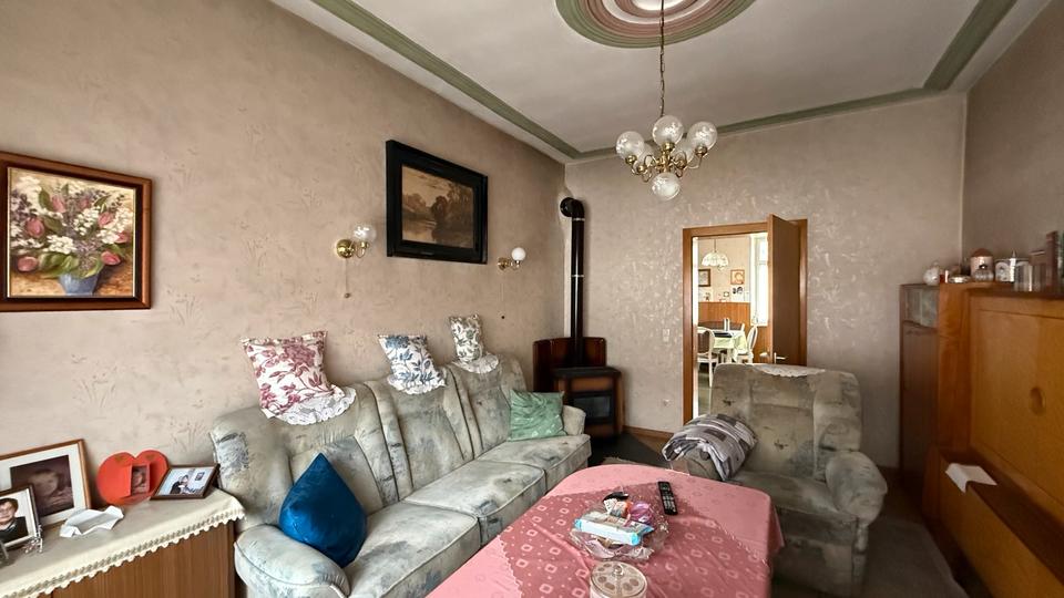 Einfamilienhaus Blieskastel - 6 Zimmer, 145 m&sup2;, 119.000&euro; | Angebot:25872569