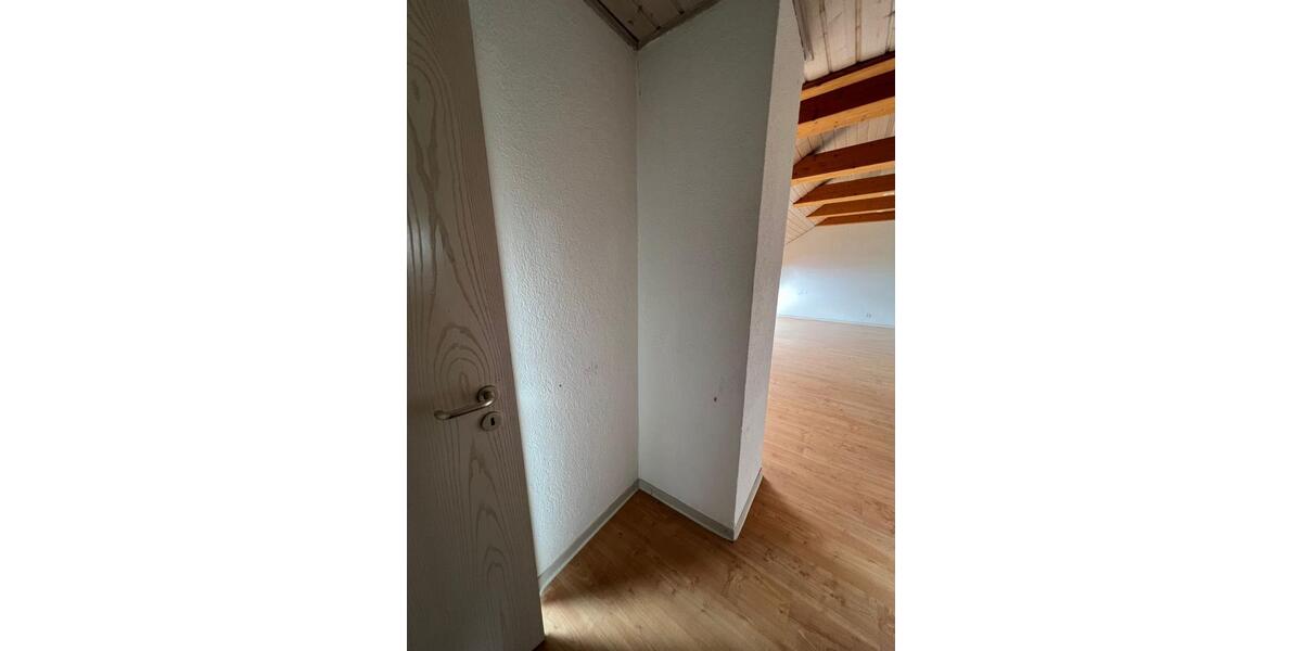 Dachgeschoßwohnung Pirmasens - 2 Zimmer, 60 m&sup2;, 123&euro; | Angebot:25905473