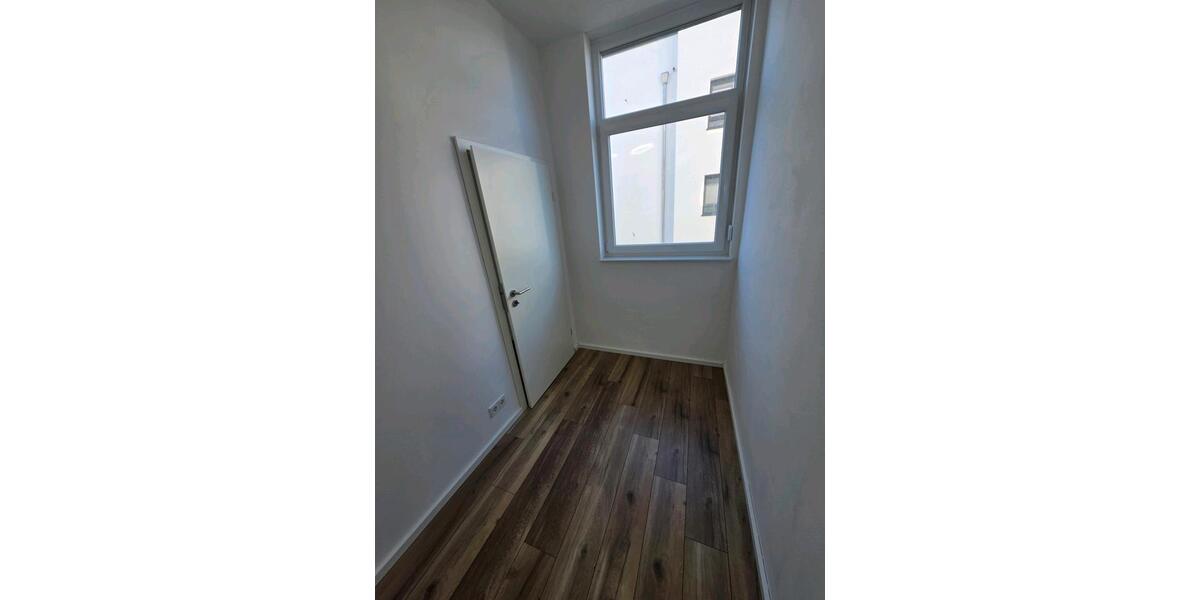 Erdgeschoßwohnung Pirmasens - 3 Zimmer, 100 m&sup2;, 1.200&euro; | Angebot:25104298