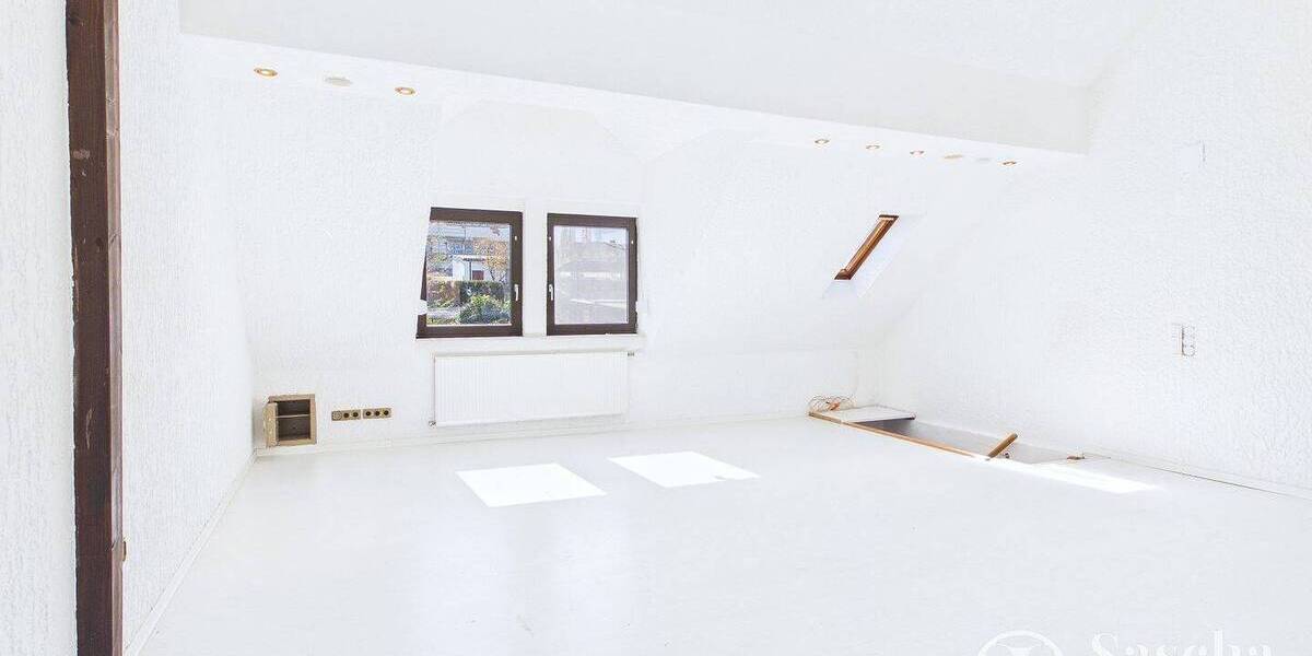 Zentrales Reihenmittelhaus mit zwei Wohneinheiten in St. Ingbert für Eigennutzer und Kapitalanleger - Reihenmittelhaus Sankt Ingbert St. Ingbert | Angebot:26247879