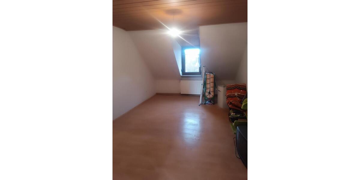 Etagenwohnung Neunkirchen - 4 Zimmer, 100 m&sup2;, 780&euro; | Angebot:25875523