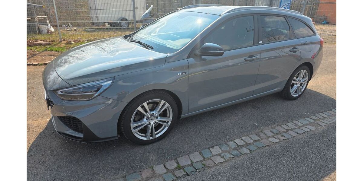 Hyundai i30 98.000 km 16.990 &euro; Linden 66851
