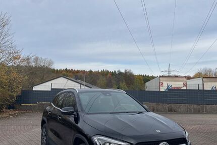 Mercedes-Benz GLA 180 50.000 km 30.000 &euro; Sankt Ingbert 66386