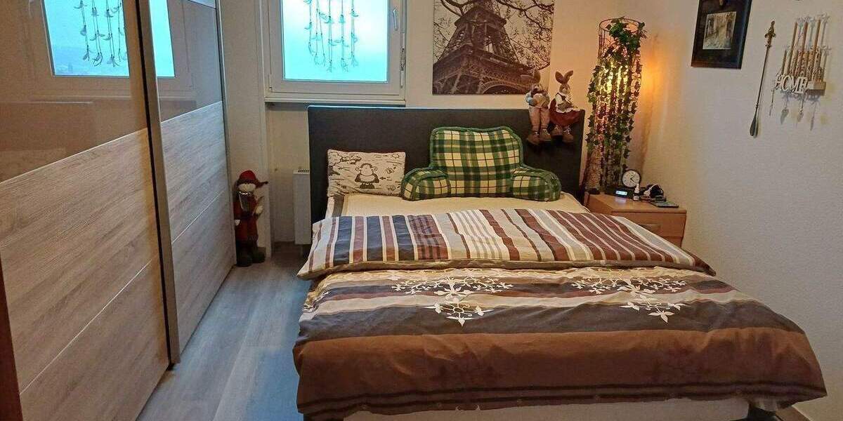 Etagenwohnung Neunkirchen Innenstadt - 3 Zimmer, 75 m&sup2;, 110.000&euro; | Angebot:25683936