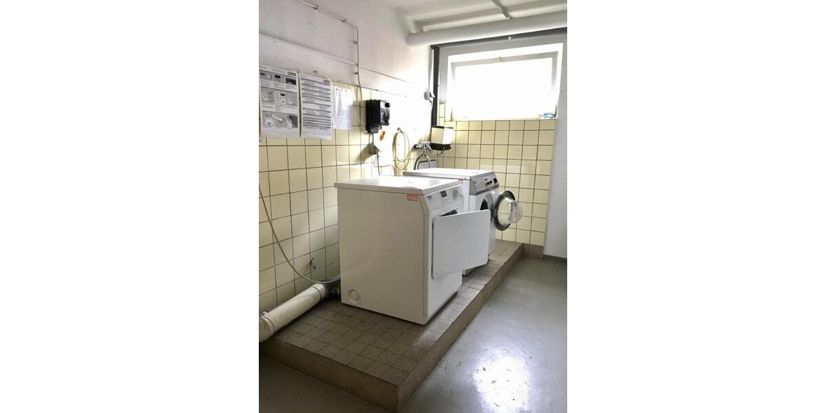 Dachgeschoßwohnung Sulzbach (Saar) - 1.5 Zimmer, 40 m&sup2;, 300&euro; | Angebot:25989368