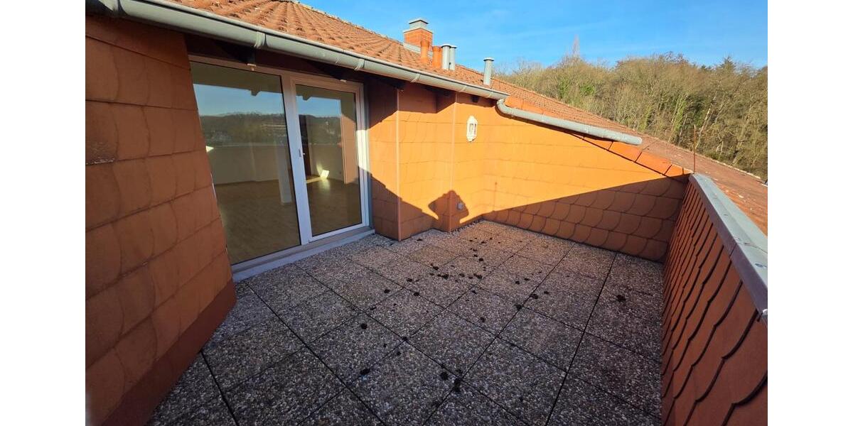 Dachgeschoßwohnung Saarbrücken Kieselhumes - 3.5 Zimmer, 115 m&sup2;, 995&euro; | Angebot:25973610