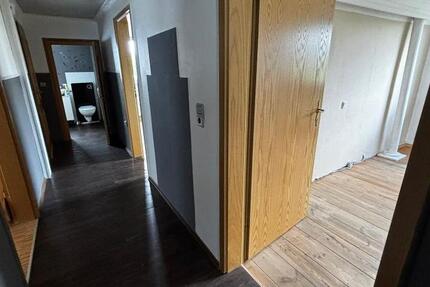 Wohnung Pirmasens - 3 Zimmer, 122 m&sup2;, 690&euro; | Angebot:21663367