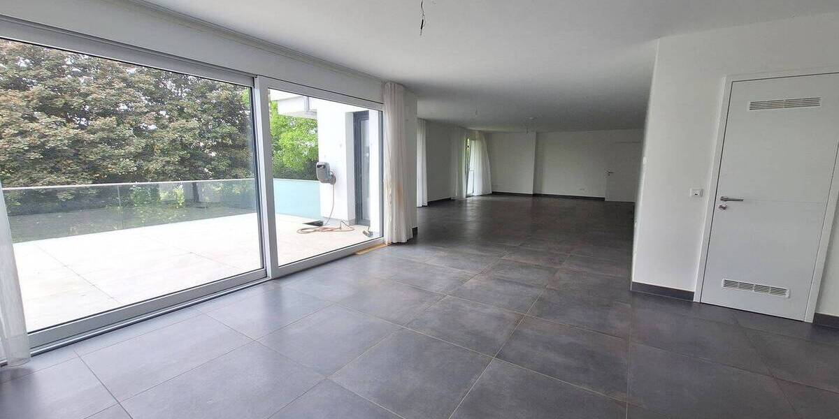 Etagenwohnung Saarbrücken St Johann - 2 Zimmer, 140 m&sup2;, 2.300&euro; | Angebot:26245242