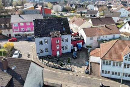 Haus Lemberg - 9 Zimmer, 320 m&sup2;, 269.000&euro; | Angebot:25837705