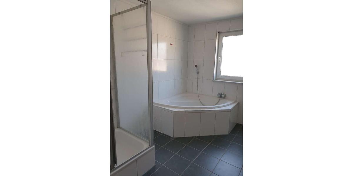 Attraktives, vermietetes Reihenendhaus mit Garage und kleinem Grundstück – rentable Kapitalanlage - Reihenendhaus Queidersbach | Angebot:27159300