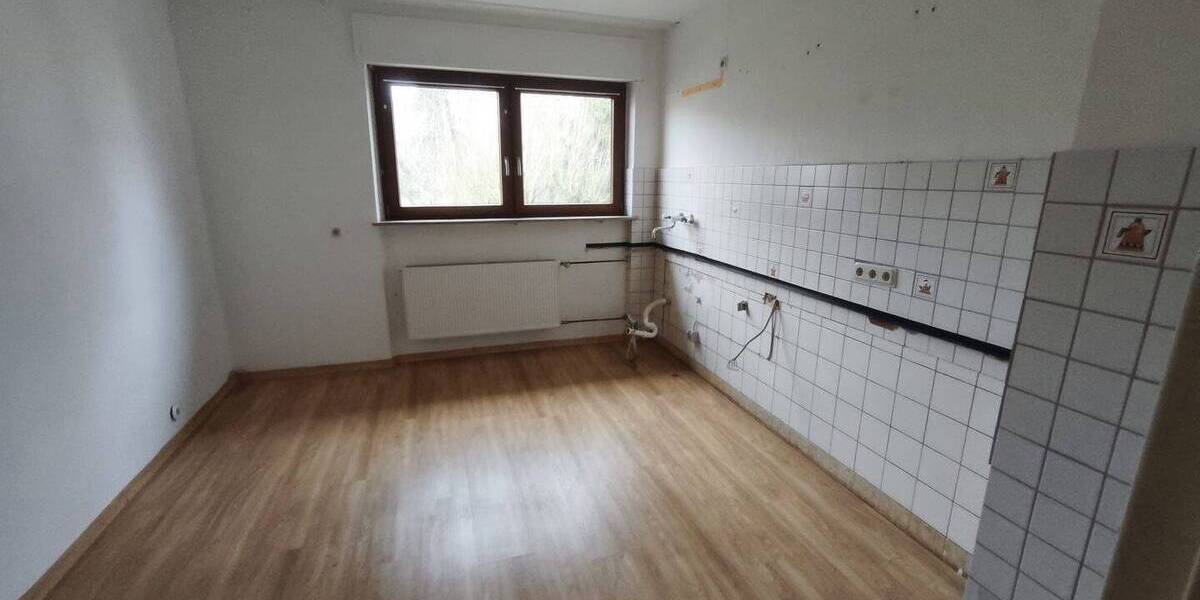 Attraktives Zweifamilienhaus in ruhiger Lage - Mehrfamilienhaus, Wohnhaus Schiffweiler Landsweiler | Angebot:26146960