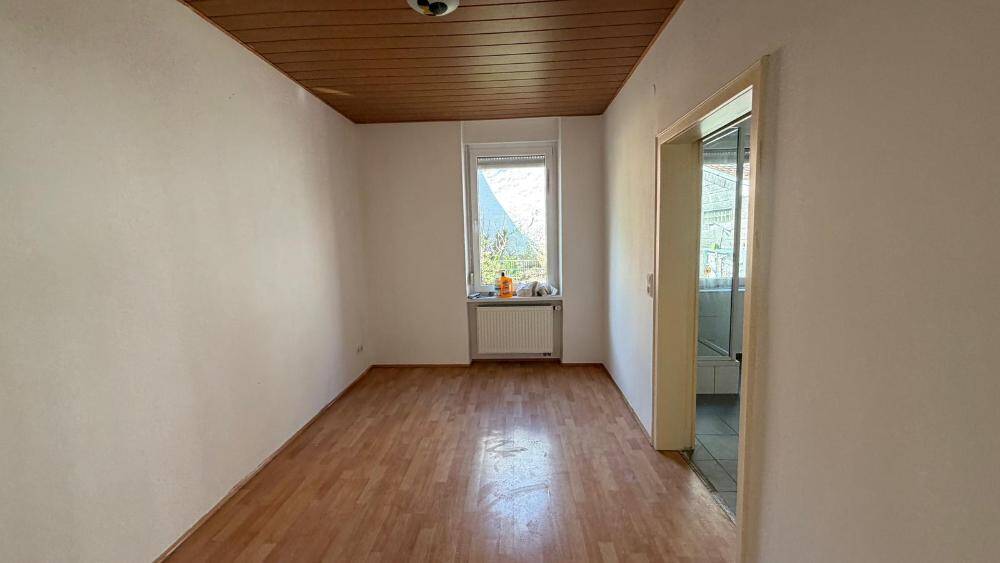 Reihenmittelhaus Pirmasens Innenstadt - 7 Zimmer, 181 m&sup2;, 159.000&euro; | Angebot:26261505
