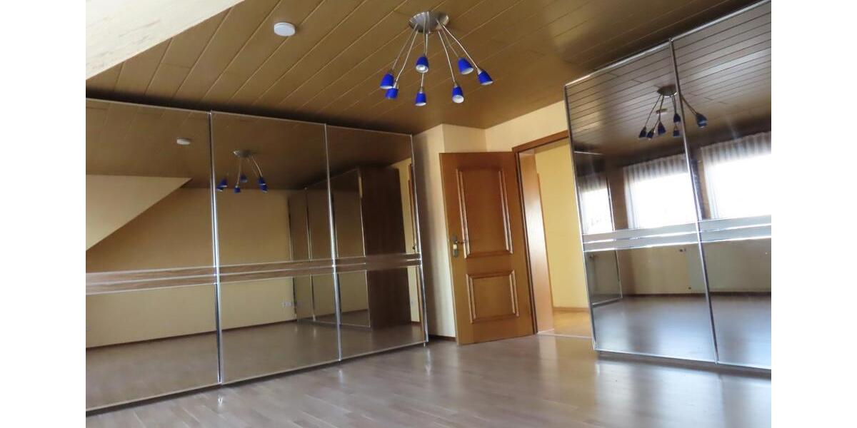 Dachgeschoßwohnung Blieskastel - 2 Zimmer, 99 m&sup2;, 900&euro; | Angebot:25598973