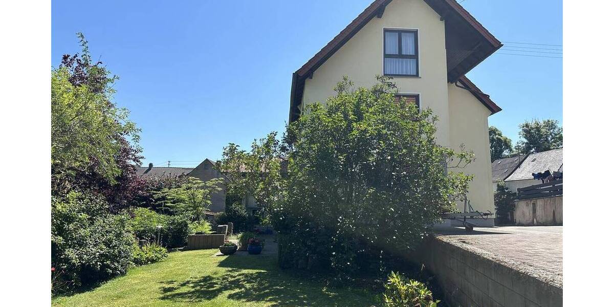 Einfamilienhaus Berschweiler bei Baumholder - 7 Zimmer, 239 m&sup2;, 290.000&euro; | Angebot:25739299