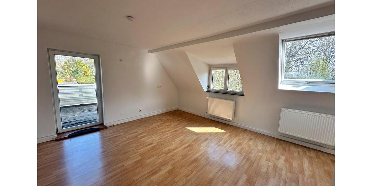 Dachgeschoßwohnung Saarbrücken Malstatt - 2 Zimmer, 71 m&sup2;, 695&euro; | Angebot:25174970