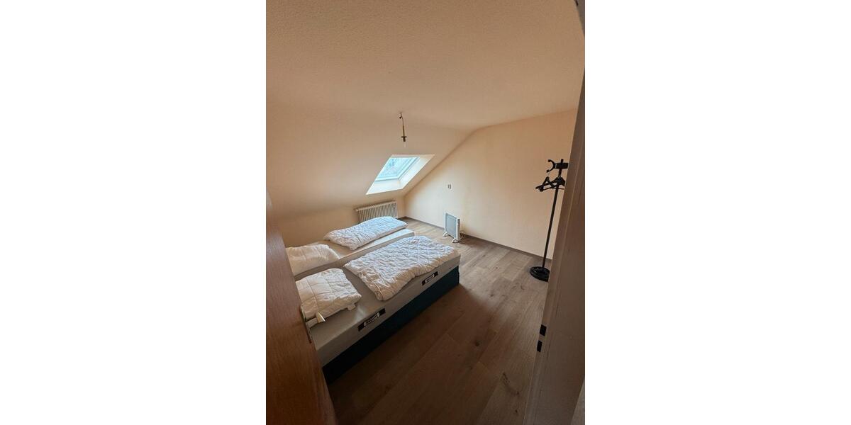 Dachgeschoßwohnung Saarbrücken Malstatt - 3 Zimmer, 70 m&sup2;, 700&euro; | Angebot:26040579