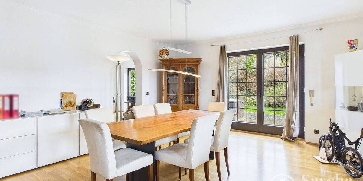 Freistehendes Einfamilienhaus mit Einliegerwohnung auf weitläufigem Grundstück mit Panoramablick - Einfamilienhaus Sankt Ingbert St. Ingbert | Angebot:26178655