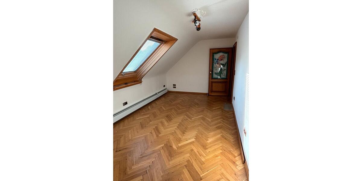 Dachgeschoßwohnung Zweibrücken - 3 Zimmer, 55 m&sup2;, 700&euro; | Angebot:26039218