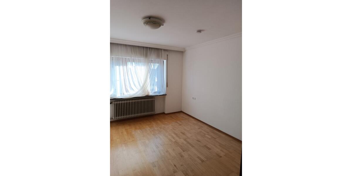 Etagenwohnung Heusweiler - 2 Zimmer, 76 m&sup2;, 550&euro; | Angebot:25765553