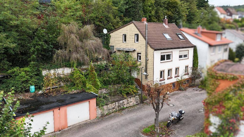Mehrfamilienhaus, Wohnhaus Waldfischbach-Burgalben Burgalben - 7 Zimmer, 130 m&sup2;, 119.000&euro; | Angebot:25998505