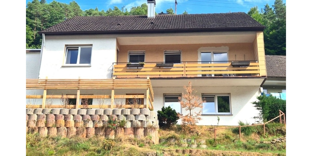 Ein-Zwei-Familien unter einem Dach – liebevoll renoviertes, freistehendes Zuhause mit Charakter - Zweifamilienhaus Linden Landkreis Kaiserslautern | Angebot:21577941