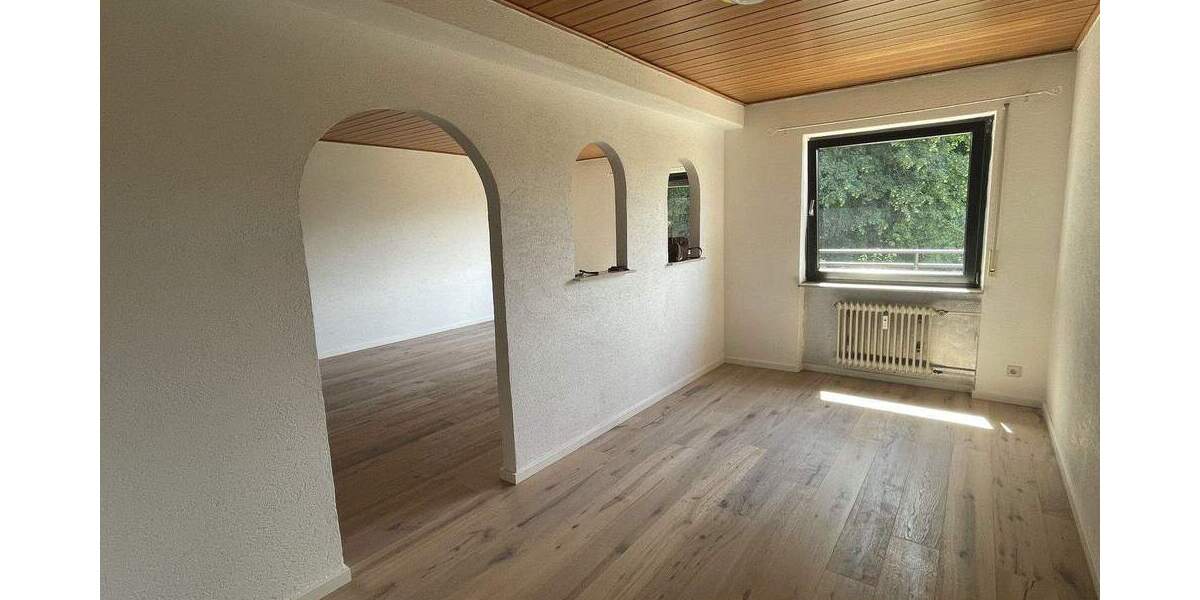 Etagenwohnung Saarbrücken Schafbrücke - 4 Zimmer, 95 m&sup2;, 229.000&euro; | Angebot:25905876