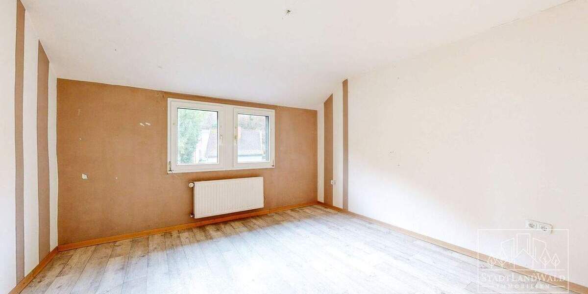 Doppelhaushälfte Pirmasens Niedersimten - 8 Zimmer, 121 m&sup2;, 145.000&euro; | Angebot:25668054