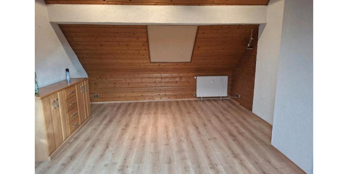 Dachgeschoßwohnung Heusweiler - 3 Zimmer, 70 m&sup2;, 670&euro; | Angebot:26512277