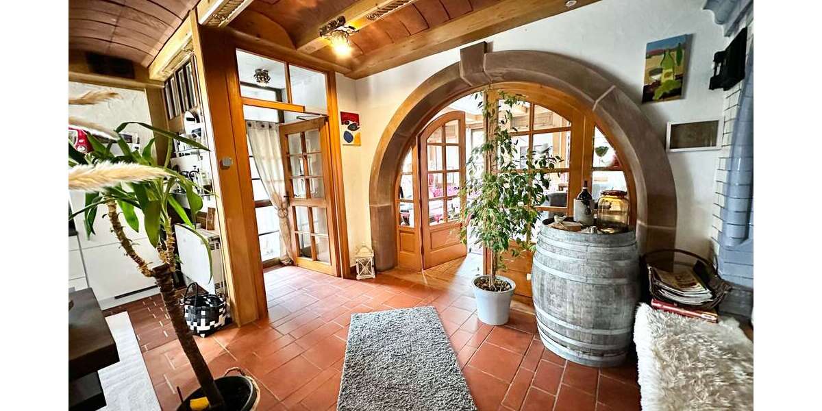 Etagenwohnung Bexbach - 3 Zimmer, 136 m&sup2;, 155.000&euro; | Angebot:25988503