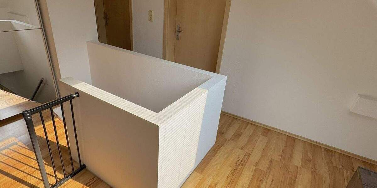 Etagenwohnung Neunkirchen/Saar Innenstadt - 3 Zimmer, 95 m&sup2;, 149.000&euro; | Angebot:25737024